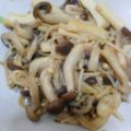 SoraｰRyu's cooksnap of when they made 簡単もう一品！きのこのバター醤油ソテー.