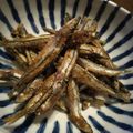 部屋ゴロゴロ's cooksnap of when they made 簡単おつまみ☆きびなごのカレーチーズ炒め.