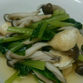 miyarobo's cooksnap of when they made 小松菜と しめじ の煮浸し☆簡単5分.
