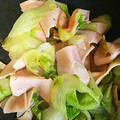 ブーブプリコ's cooksnap of when they made 超簡単！レタスとハムのシャキシャキ炒め.