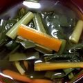 tomi8686's cooksnap of when they made 簡単、節約、朝食に♪ニラと舞茸のお吸い物.