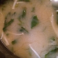 ふぁんたにゃん's cooksnap of when they made つるむらさきとえのきの味噌汁.