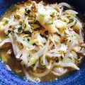 ぴけー's cooksnap of when they made 余った餃子の具で・・もやしラーメン.
