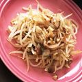 スミレの花の砂糖漬け's cooksnap of when they made もやチー(もやしのチーズ和え).