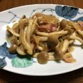 羅瑠☆'s cooksnap of when they made しめじとベーコンのバター醤油炒め.