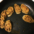 とまぴたクッキング's cooksnap of when they made てりやきで♪つくねのれんこんはさみ焼き.