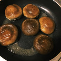 とまぴたクッキング's cooksnap of when they made てりやきで♪つくねのれんこんはさみ焼き.