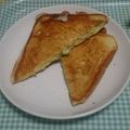 attunIIO's cooksnap of when they made 余ったポテサラDeホットサンド♡.