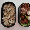 tomobettan's cooksnap of when they made 秋鮭☆秋鮭とキノコの炊き込みご飯.