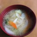 桃的美しき日々's cooksnap of when they made 手抜きワザdeお野菜いっぱいのお味噌汁.