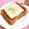 ゆにこーん☆'s cooksnap of when they made ☘ミートソースチーズトースト☘.