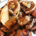 go_tep_go's cooksnap of when they made 玉ねぎとウィンナーの炒め物.