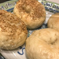 まこっち★'s cooksnap of when they made 簡単♡むぎゅっともちっと基本のベーグル.
