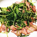 TORACOっち's cooksnap of when they made 厚切りベーコンと豆苗の炒め物.