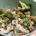 hadukisann's cooksnap of when they made 簡単！ブロッコリーとちくわの胡麻マヨ和え.