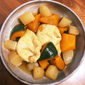 Marukomebo's cooksnap of when they made とろ半熟卵の油揚げ巾着煮.