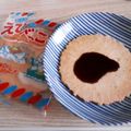 アクセル☆'s cooksnap of when they made えびせんにウスターソースを塗っただけ♫.