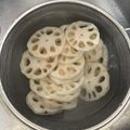 yu_mari's cooksnap of when they made 硬い蓮根を簡単に薄切りする方法.