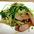 チャン☆テソン's cooksnap of when they made 豆苗と魚肉ソーセージとえのき茸のバタポン.