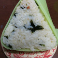 あゆたっくん's cooksnap of when they made 梅とワカメのおむすび.