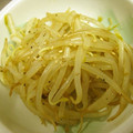 由芽15's cooksnap of when they made 簡単☆チンして和えるだけ♪もやしのナムル.