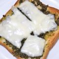 しろいマスオ's cooksnap of when they made ジェノベーゼソースと胡桃のトースト朝食に.