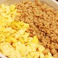 ハリネズミYK's cooksnap of when they made 鶏挽肉と玉子の二色そぼろ丼.