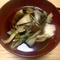 マンマクック's cooksnap of when they made しみじみと美味しい三つ葉と舞茸のお吸い物.