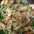 ヘルシーみちこ's cooksnap of when they made 鶏むね肉の白菜キムチ炒め♪簡単にらモヤシ.