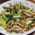 ひろにゃーん's cooksnap of when they made 小松菜と舞茸の塩レモンソテー.
