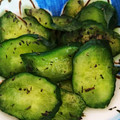 リラクマオ's cooksnap of when they made 簡単♪きゅうりのゆかり和え　お弁当の緑に.