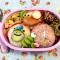 YuzuKizu's cooksnap of when they made キャラ弁♡梅雨のアジサイとカエルさん.