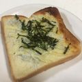 papikun's cooksnap of when they made 絶品！しらすトースト♡.