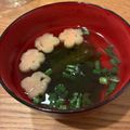 Rieko_ｓ♪♪'s cooksnap of when they made 麩とワカメのお吸い物。.