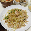 クックE662AA☆'s cooksnap of when they made 簡単節約＊鶏もも肉ともやしのうま味噌炒め.