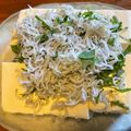さすらい's cooksnap of when they made 豆腐で一品！カリカリ炒りしらすと大葉乗せ.