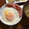 Ruriluru's cooksnap of when they made 目玉焼き ソーセージ ご飯.