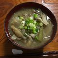 Ruriluru's cooksnap of when they made 油揚げと大根と舞茸のお味噌汁。.