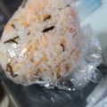 hozunyam's cooksnap of when they made ✿鮭＆塩昆布✿おにぎり.