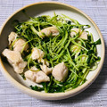 まーちゃろう's cooksnap of when they made 鶏のささみと豆苗炒め.