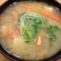 tsmitaka's cooksnap of when they made 人参ともやしと豆腐の味噌汁♪.