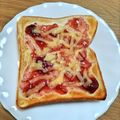 ＊なぁ＊'s cooksnap of when they made いちごジャムとピザチーズのトースト.