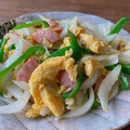 あっちゃんキッチン♪'s cooksnap of when they made 玉葱ウインナー卵の炒め物.