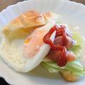 スタイリッシュママ's cooksnap of when they made 簡単！ソーセージと目玉焼きのハンバーガー.