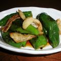 よちりん's cooksnap of when they made 鶏皮としし唐のパリパリ炒め　ポン酢がけ.