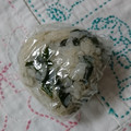 イチゴ、イチゴ。's cooksnap of when they made ✿しらすとわかめのおにぎり✿.