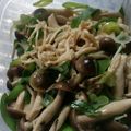 ちるちる09's cooksnap of when they made ネギの青い部分とキノコの醤油バター炒め.