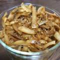 kuriyopi's cooksnap of when they made 皮は冷凍してストック☆お酢で大根の皮炒め.