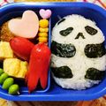 kimuti0901's cooksnap of when they made 簡単すぐ！お弁当パンダのおむすび♪.