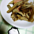 さん屁ぇです's cooksnap of when they made ソーセージとごぼうと舞茸のみそマヨ炒め.